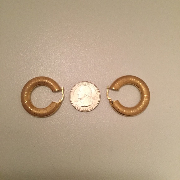 🚫SOLD🚫14k HOOPS 🌸 - Picture 3 of 8